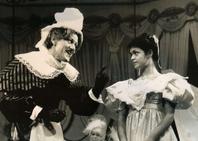 Michael Bertenshaw and Davina Perera in BEAUTY AND THE BEAST by David Cregan, directed by Philip Hedley, 1996